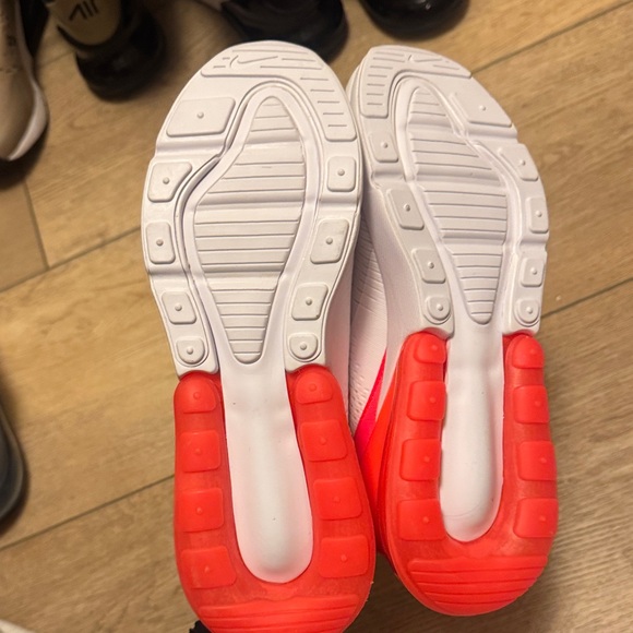 Nike Air Max 270 White and Red Sneakers - Picture 6 of 7